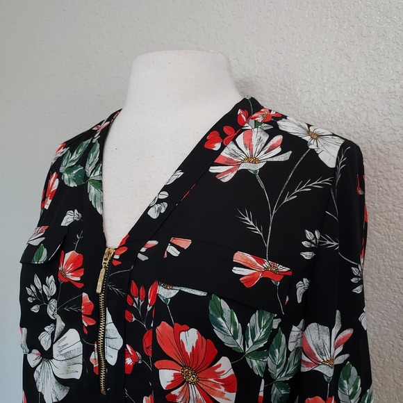 Express Black w/Red Floral Lightweight Blouse Size Small - Picture 6 of 12